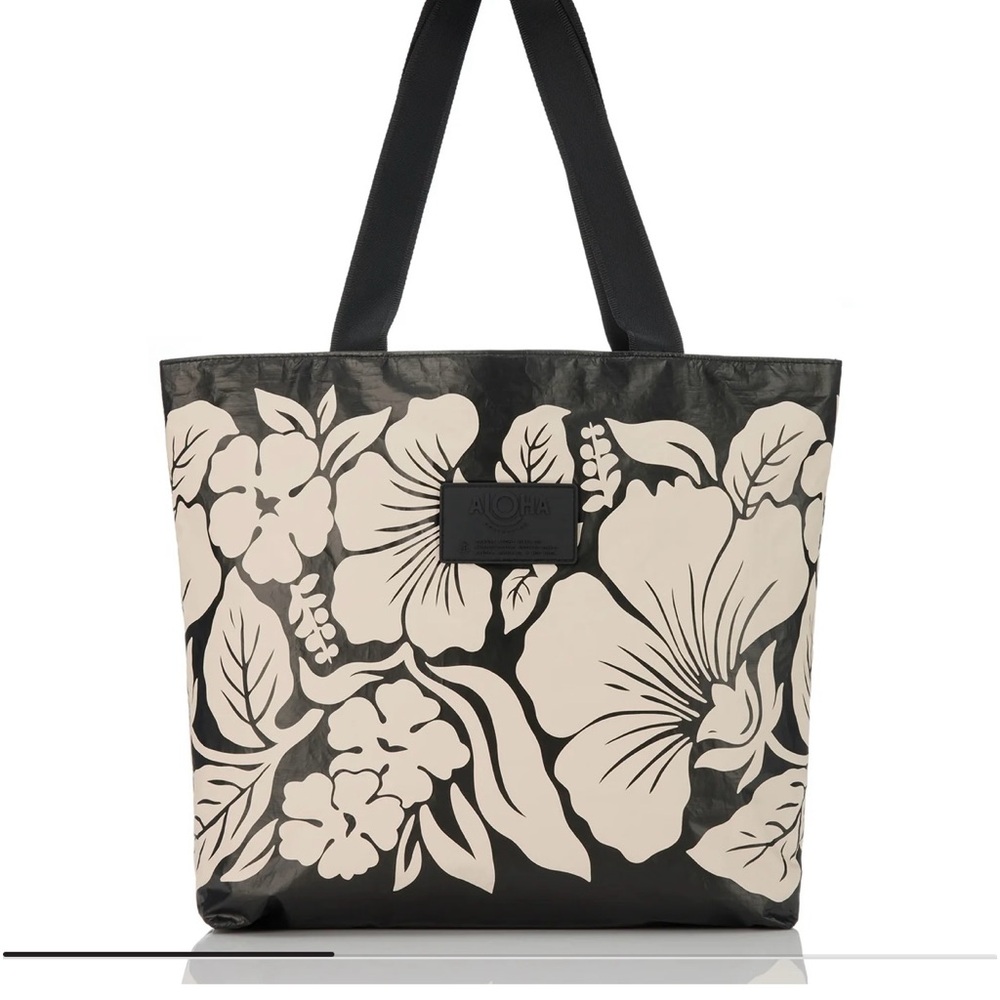 NWT LIMITED EDITION Lucky 11 ALOHA Collection Black and Cream Floral Tote